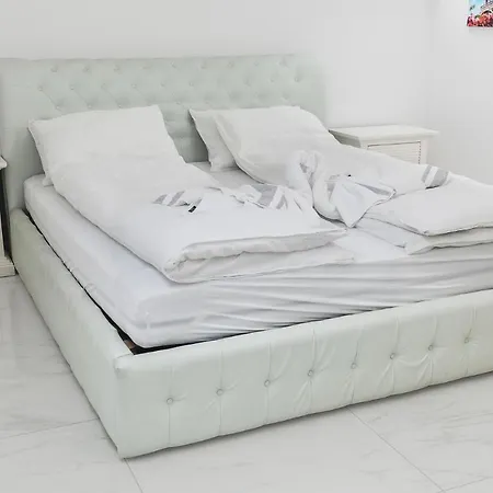 Corso Lux Apartman Gyula Exterior foto