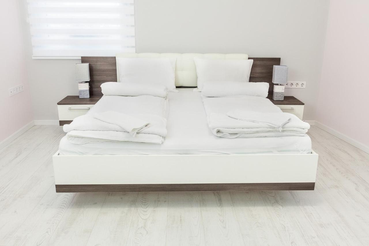 Corso Lux Gyula